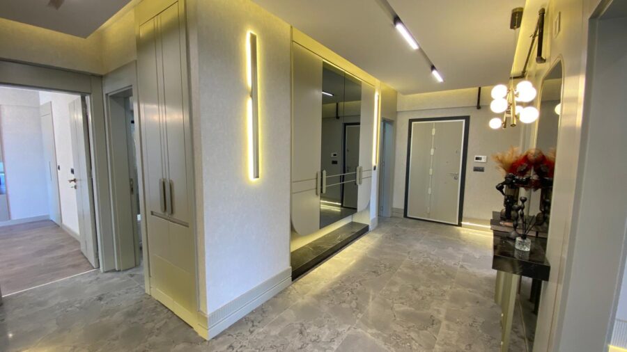 WhatsApp Image 2025-10-25 at 23.10.51 (1)