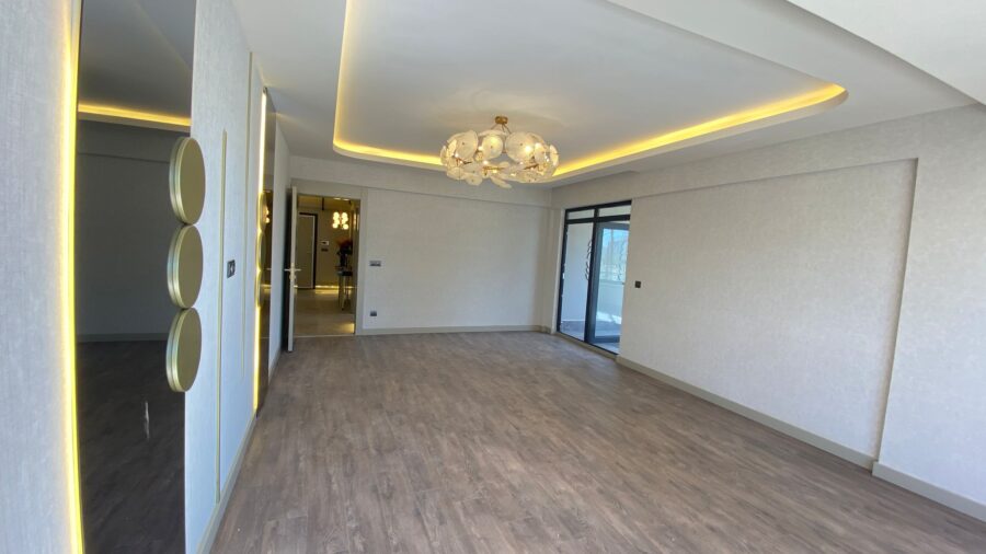 WhatsApp Image 2025-10-25 at 23.10.55 (1)